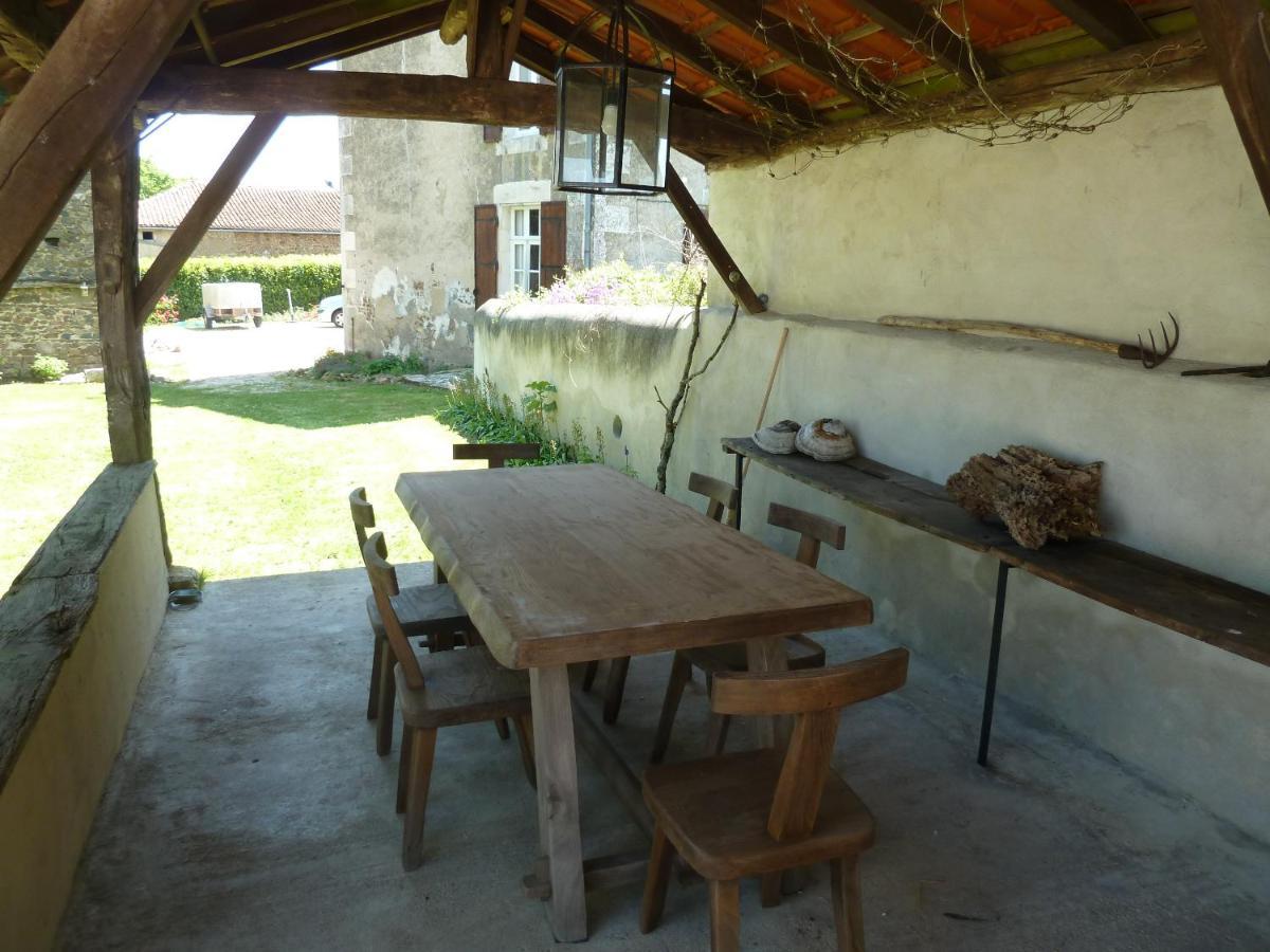 A L'Ombre Du Marronnier Gites La Peruse Εξωτερικό φωτογραφία
