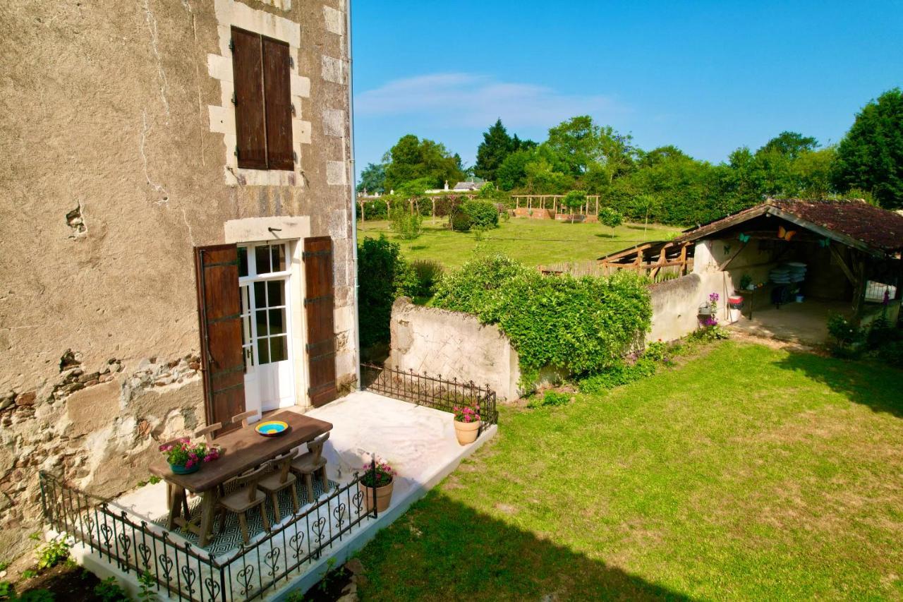 A L'Ombre Du Marronnier Gites La Peruse Εξωτερικό φωτογραφία